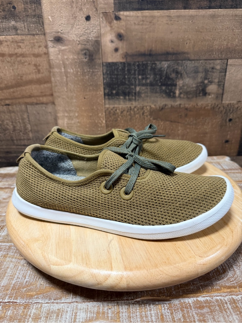 Allbirds Tree Skippers Women’s Size 10 Olive Green Knit Lace Up Shoes